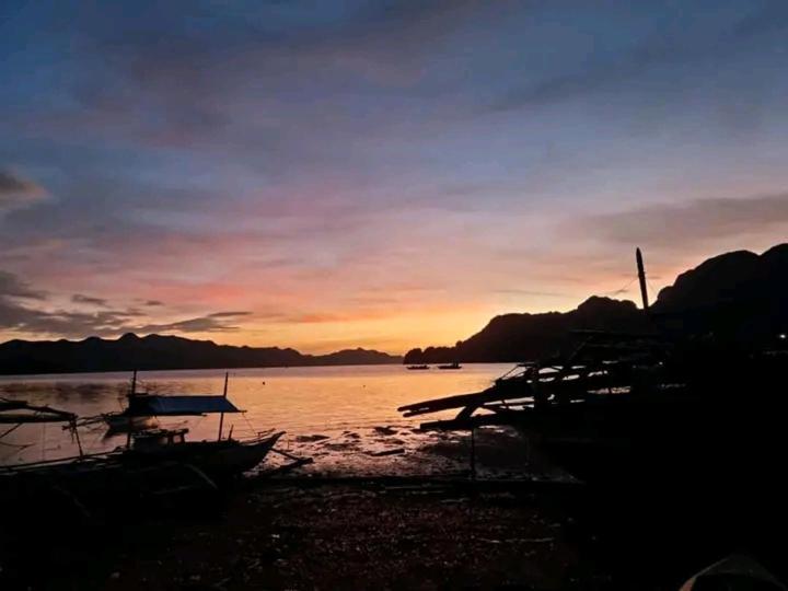 Rovi Homestay Coron Exteriör bild
